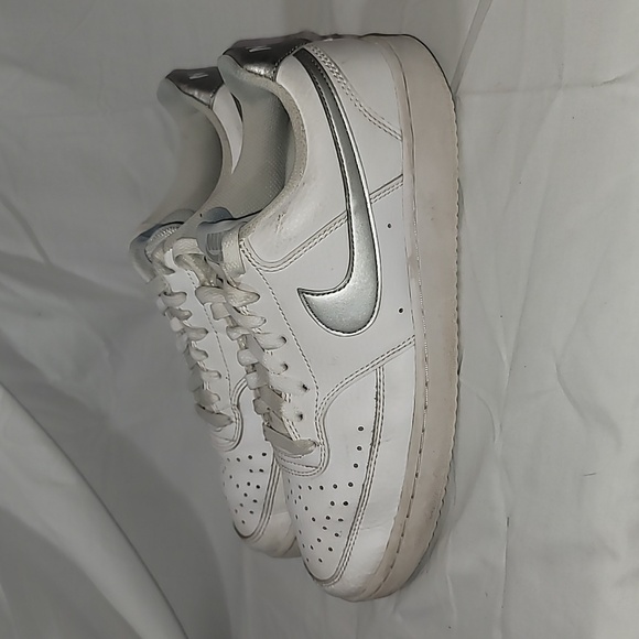 Nike Court Vision Low Sneaker, White Silver, Women's size 9, CD5434-111 (USED) - Picture 3 of 9